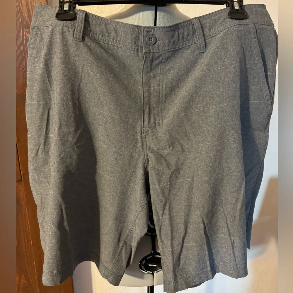 4 Pair Hang Ten Men's Everyday Hybrid Shorts in Black, Gray, Navy, and Khaki - Picture 8 of 13